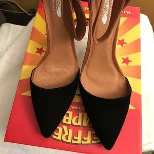 Jeffrey Campbell Black & Tan pumps